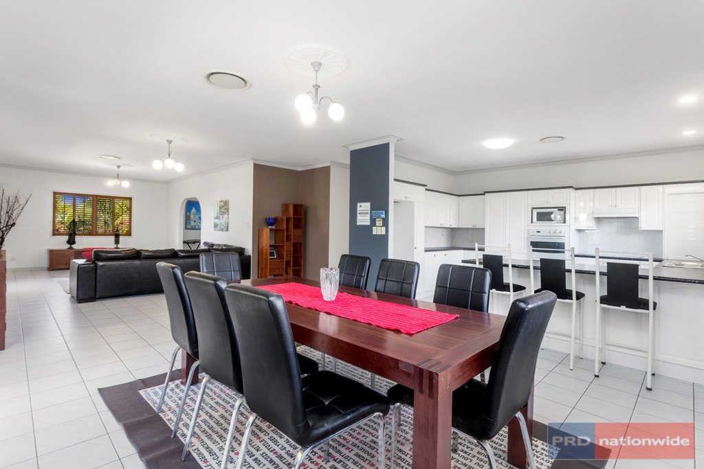 7 Cotswold Pl  BRIDGEMAN DOWNS 6