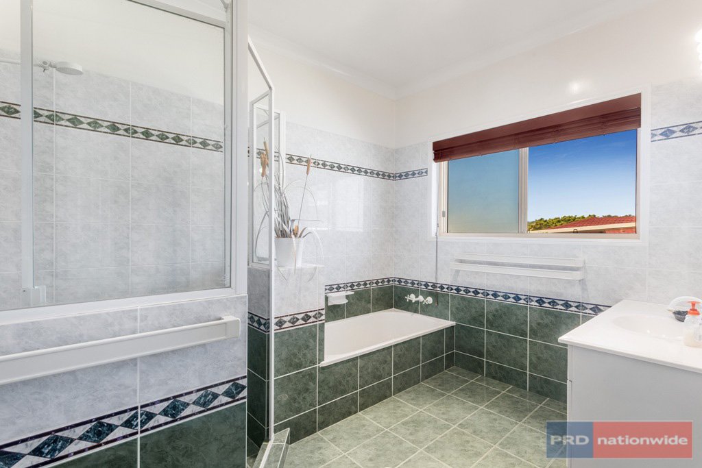 7 Cotswold Pl  BRIDGEMAN DOWNS 12