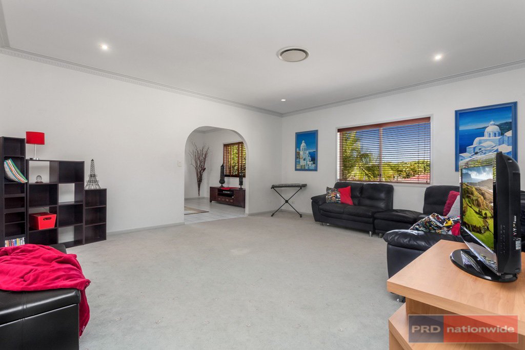 7 Cotswold Pl  BRIDGEMAN DOWNS 13