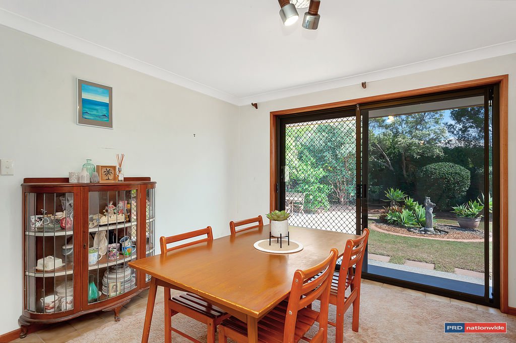 7 Courser Court BURLEIGH WATERS 12