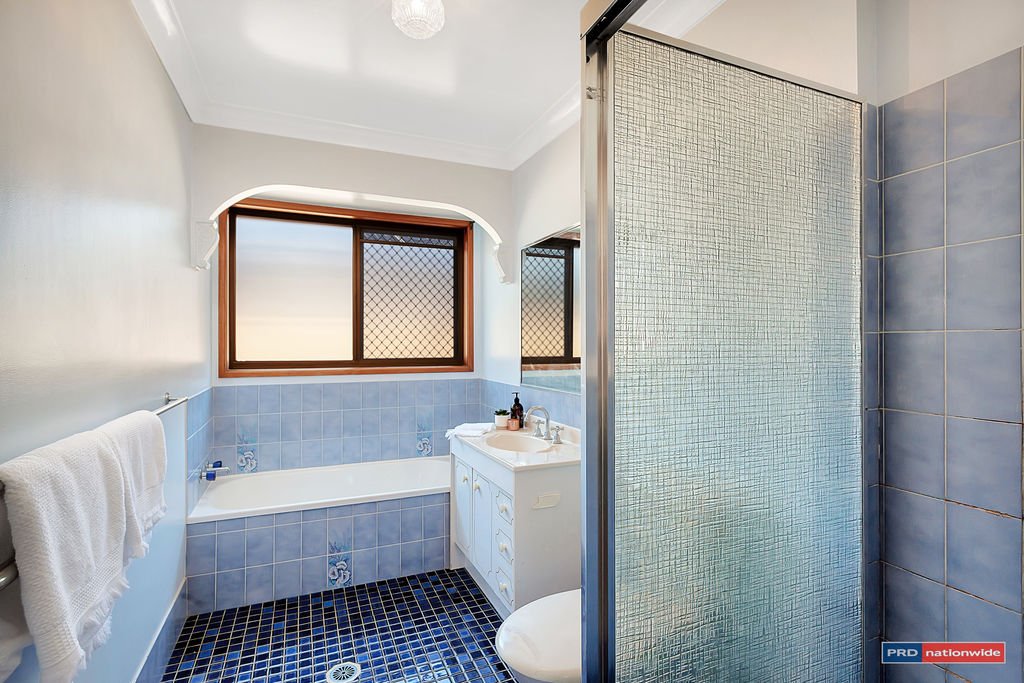 7 Courser Court BURLEIGH WATERS 14