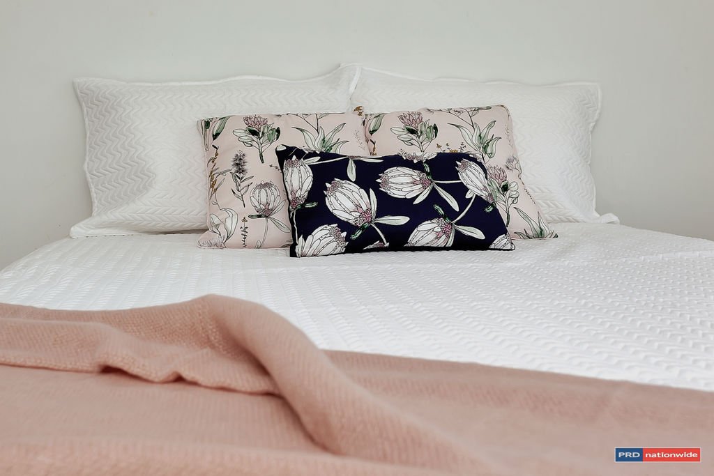 7 Courser Court BURLEIGH WATERS 16