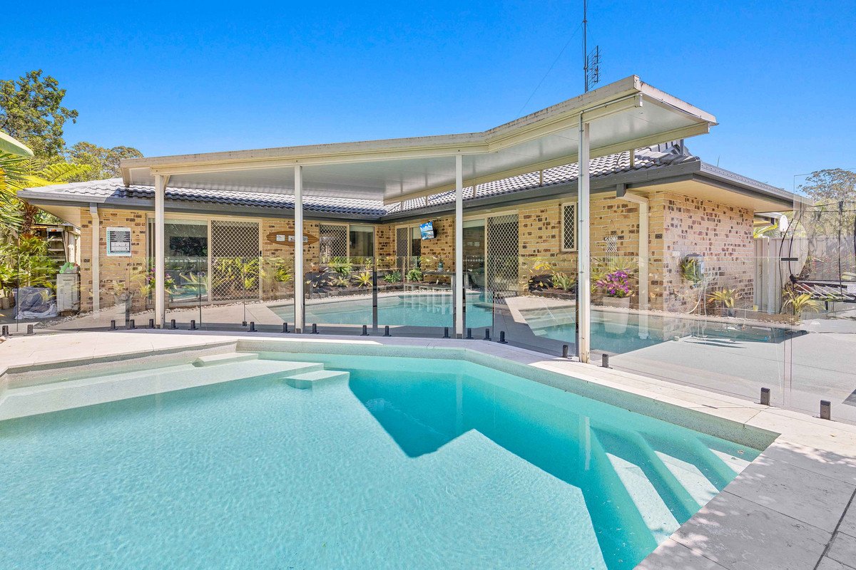 7 Cowell Drive Burleigh Heads 2