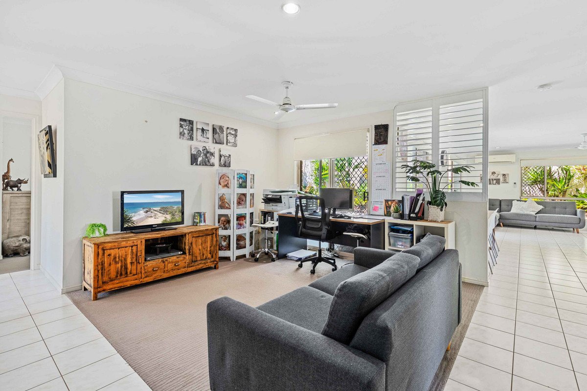 7 Cowell Drive Burleigh Heads 6