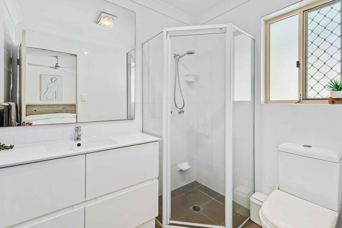 7 Cowell Drive Burleigh Heads 9