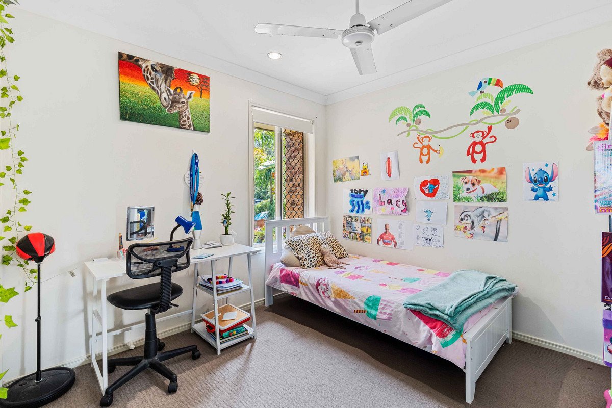 7 Cowell Drive Burleigh Heads 12