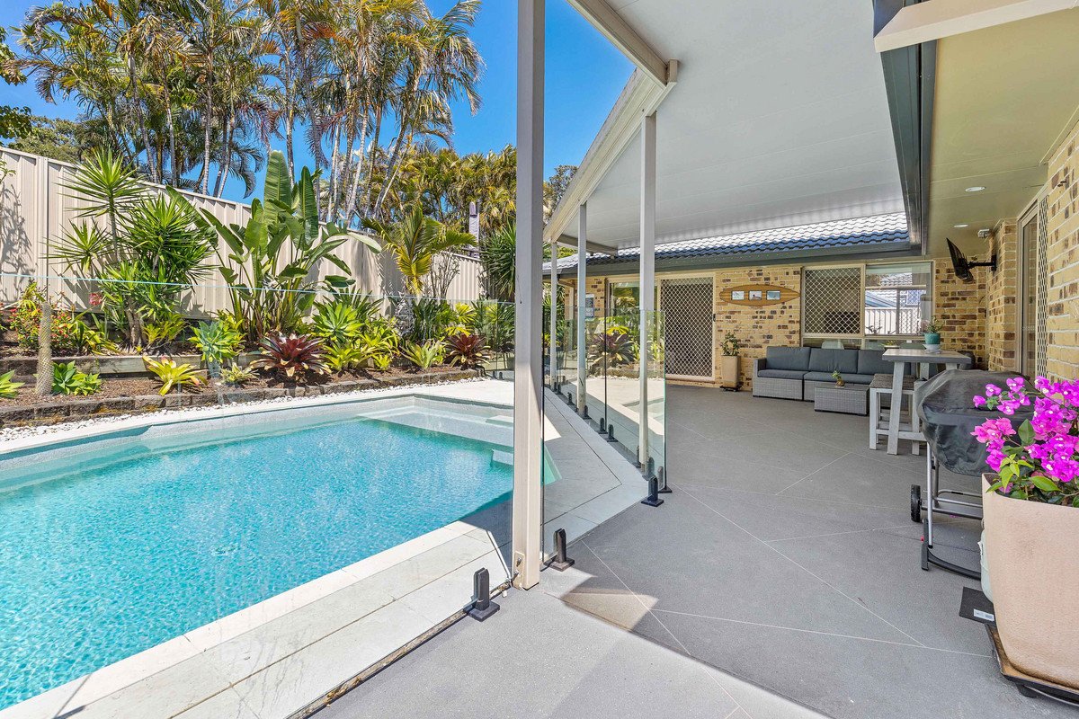 7 Cowell Drive Burleigh Heads 17