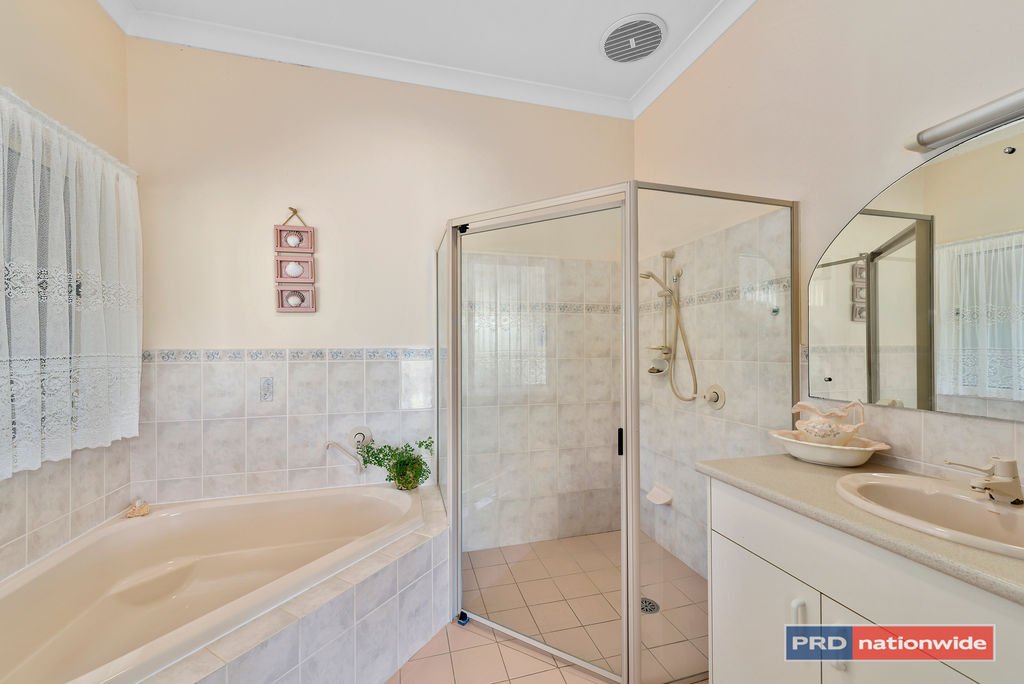 7 Crestani Place BOAMBEE 18