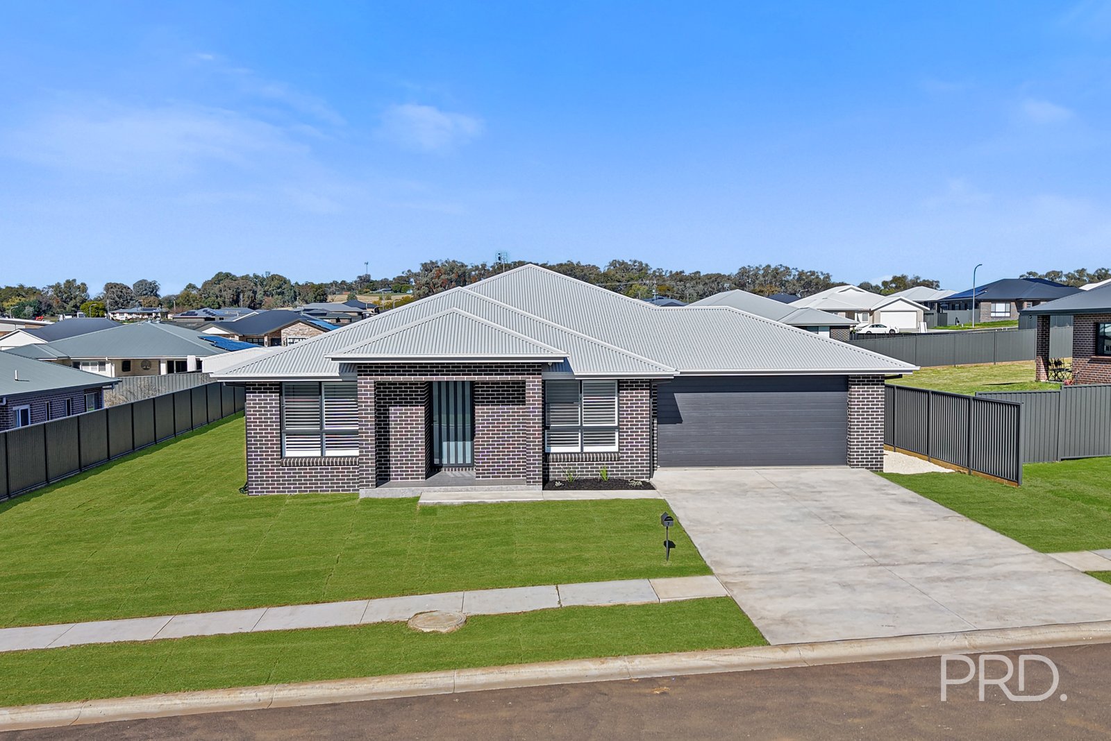 7 Crested Avenue TAMWORTH 2