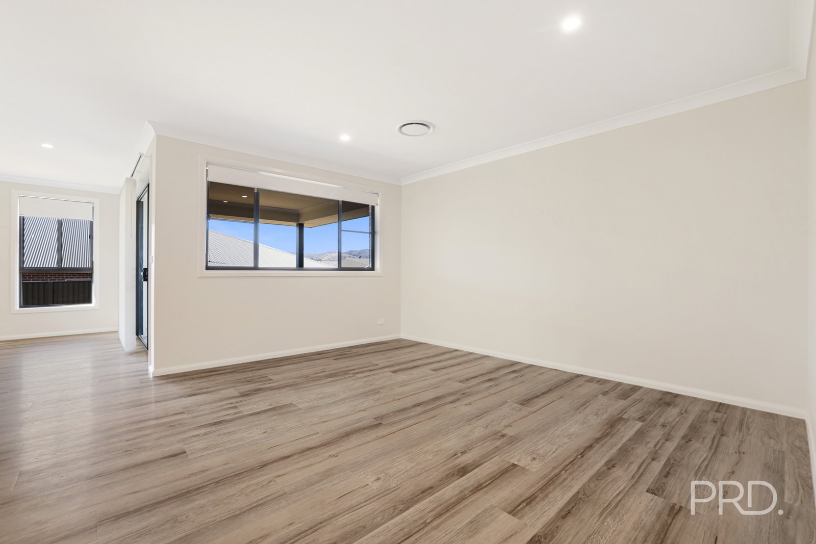 7 Crested Avenue TAMWORTH 16