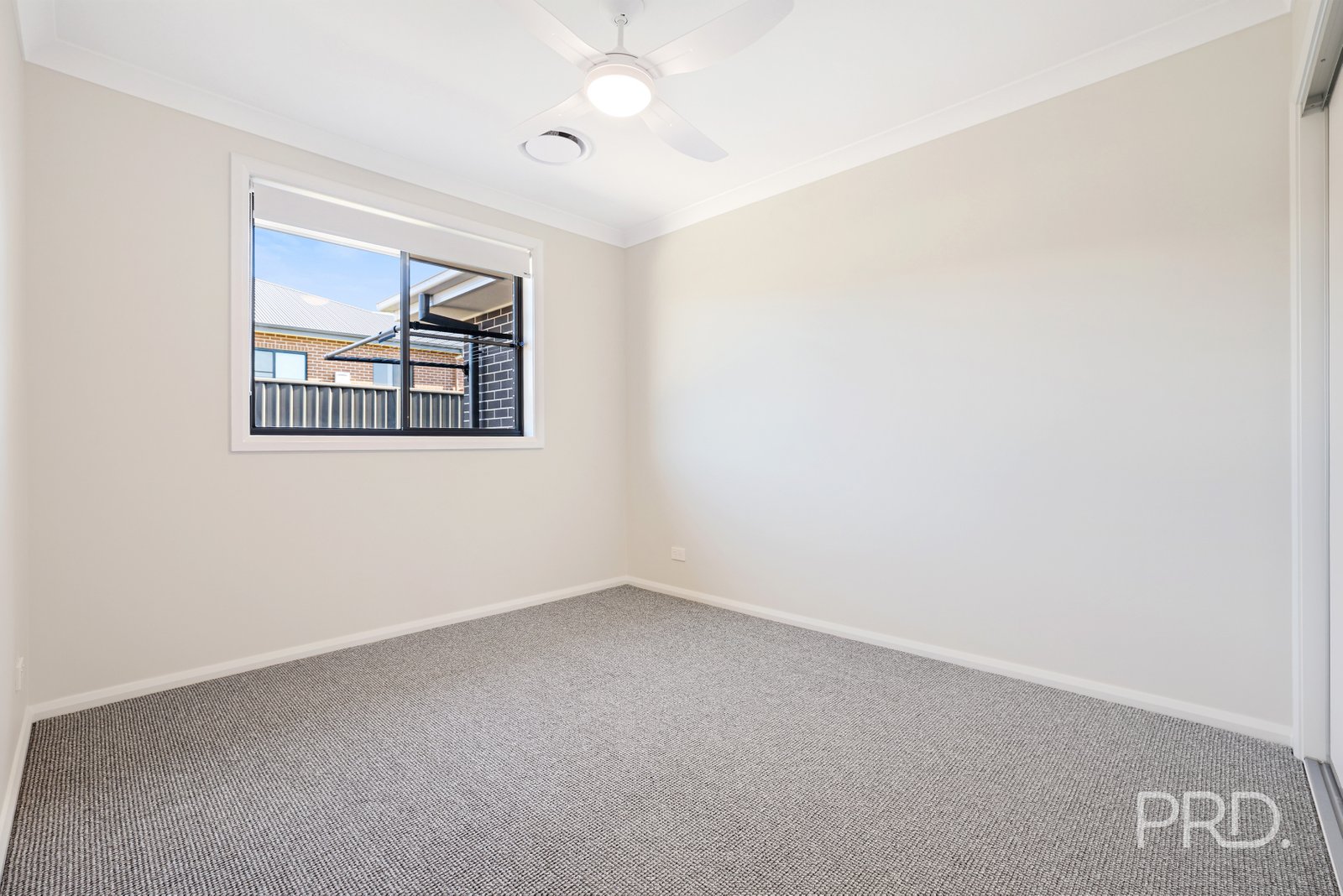7 Crested Avenue TAMWORTH 18