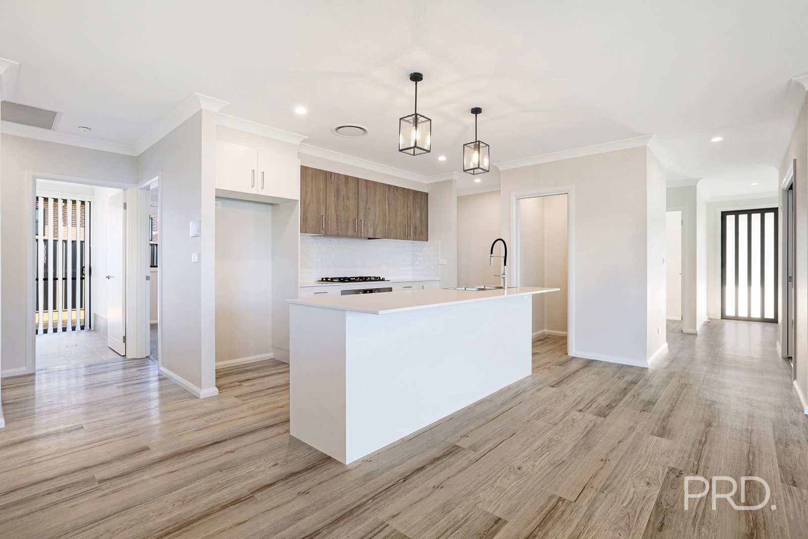 7 Crested Avenue TAMWORTH 20