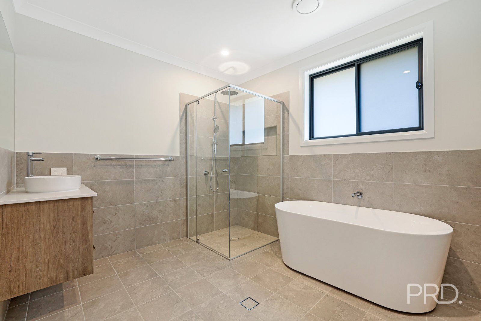 7 Crested Avenue TAMWORTH 22