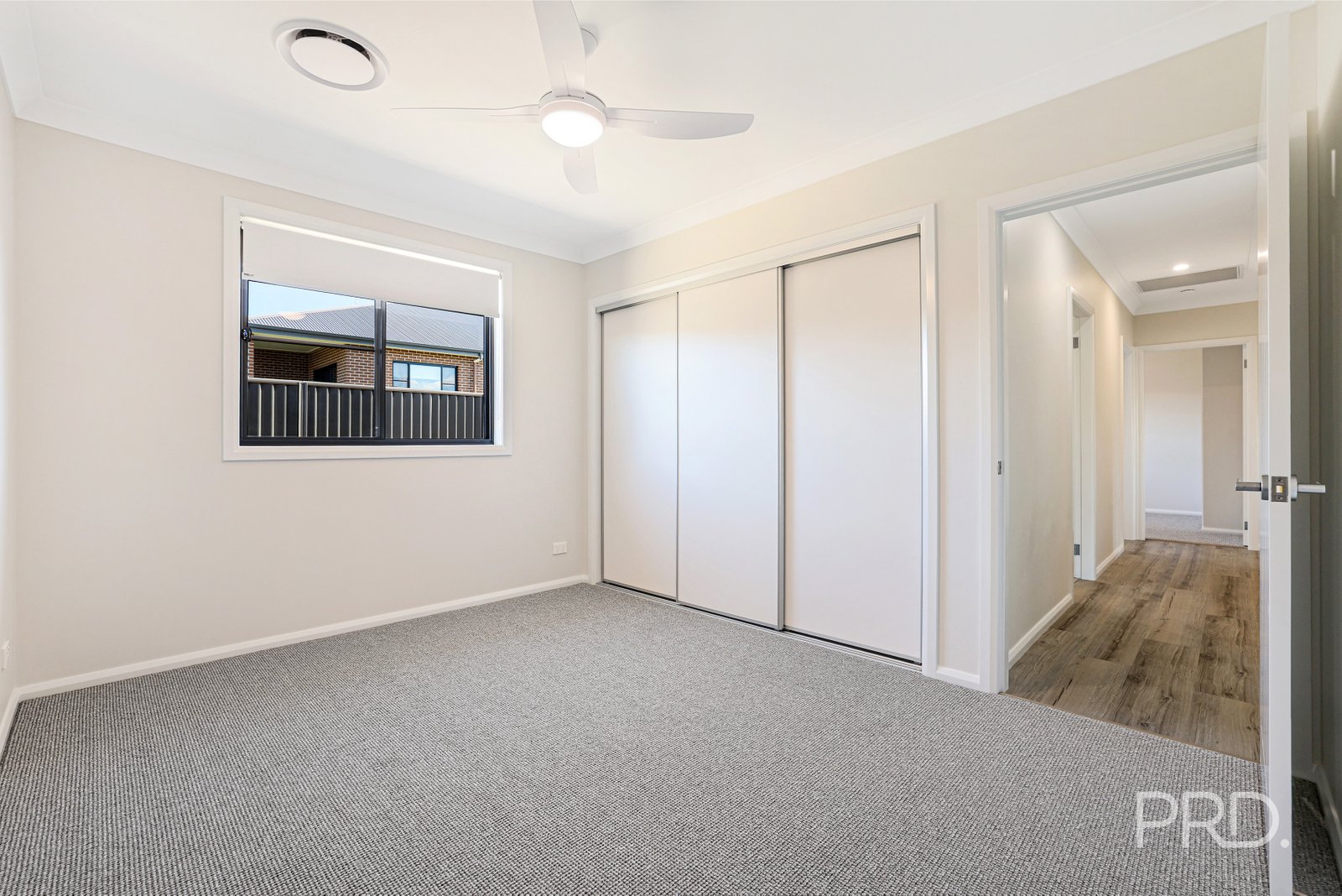 7 Crested Avenue TAMWORTH 23