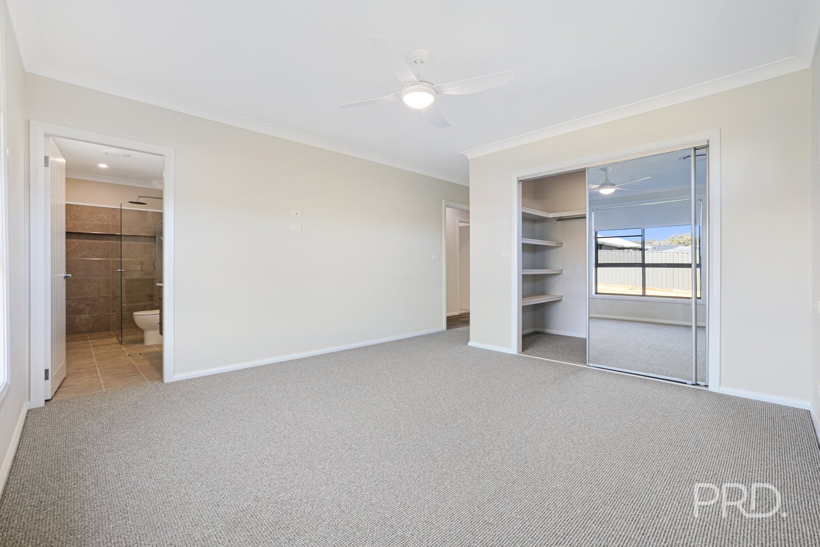 7 Crested Avenue TAMWORTH 26