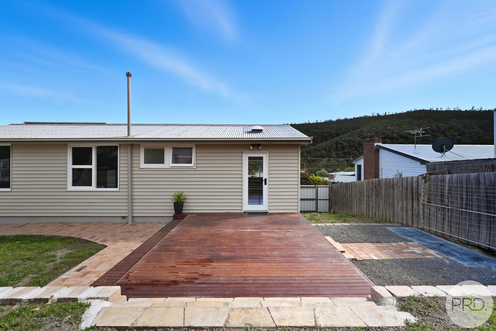 7 Currajong Street MORNINGTON 14