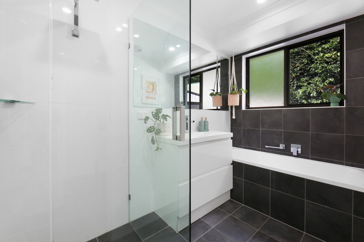 7 Currant Street Elanora 18