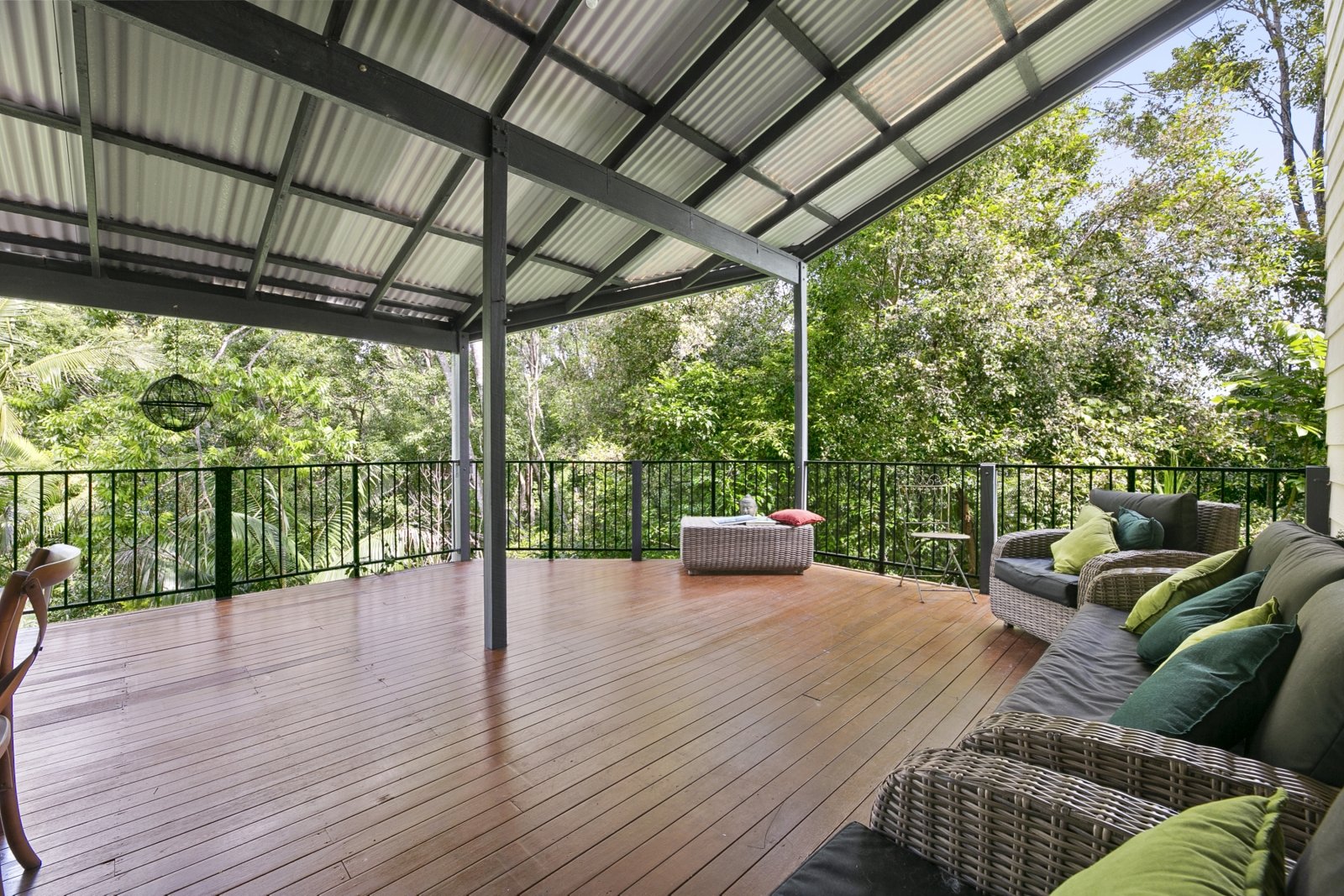 7 Dalwood Court TALLEBUDGERA 2