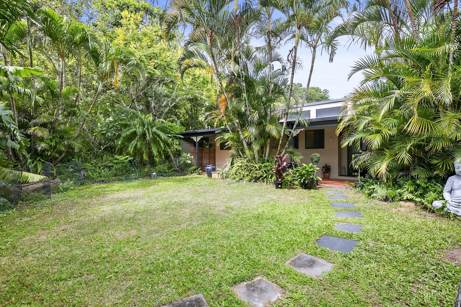 7 Dalwood Court TALLEBUDGERA 4