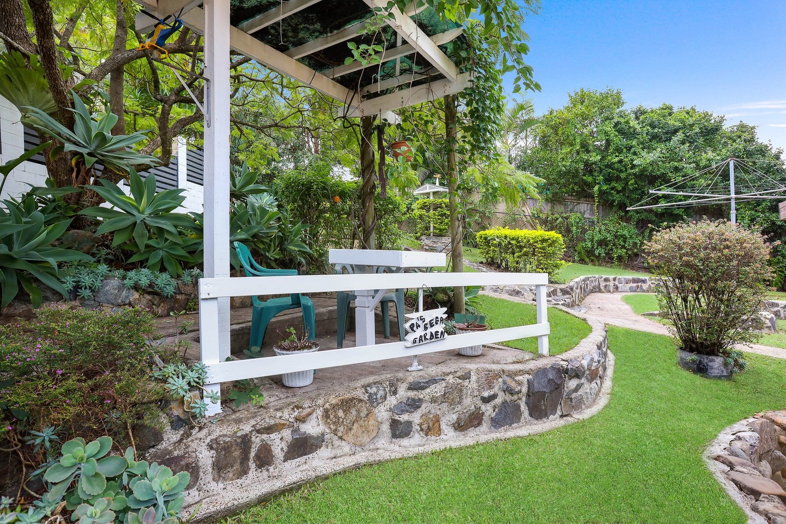 7 Dampier Court MOLENDINAR 3