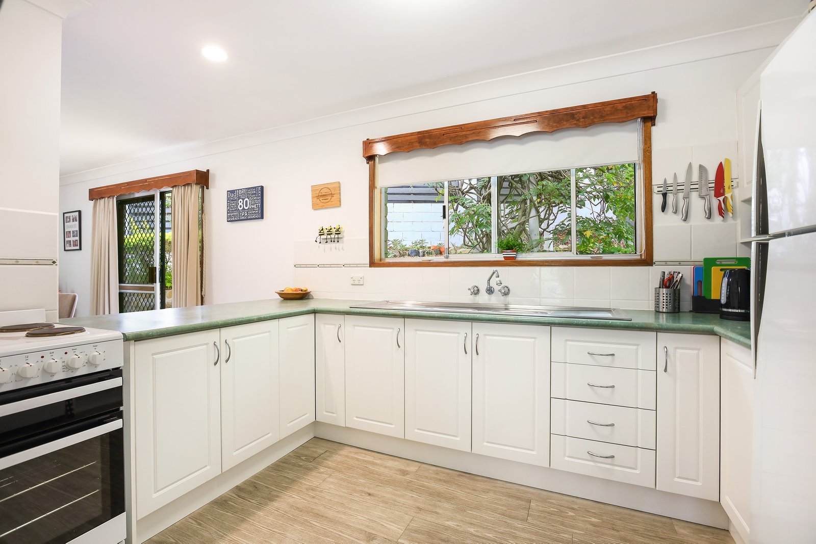 7 Dampier Court MOLENDINAR 4