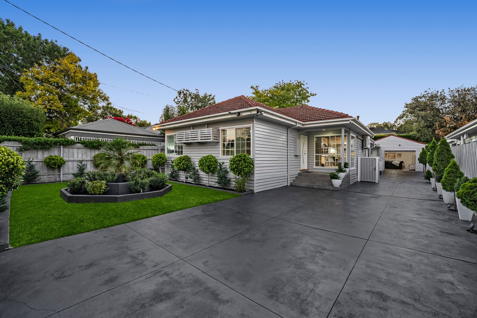 Gallery: 7 Davie Avenue