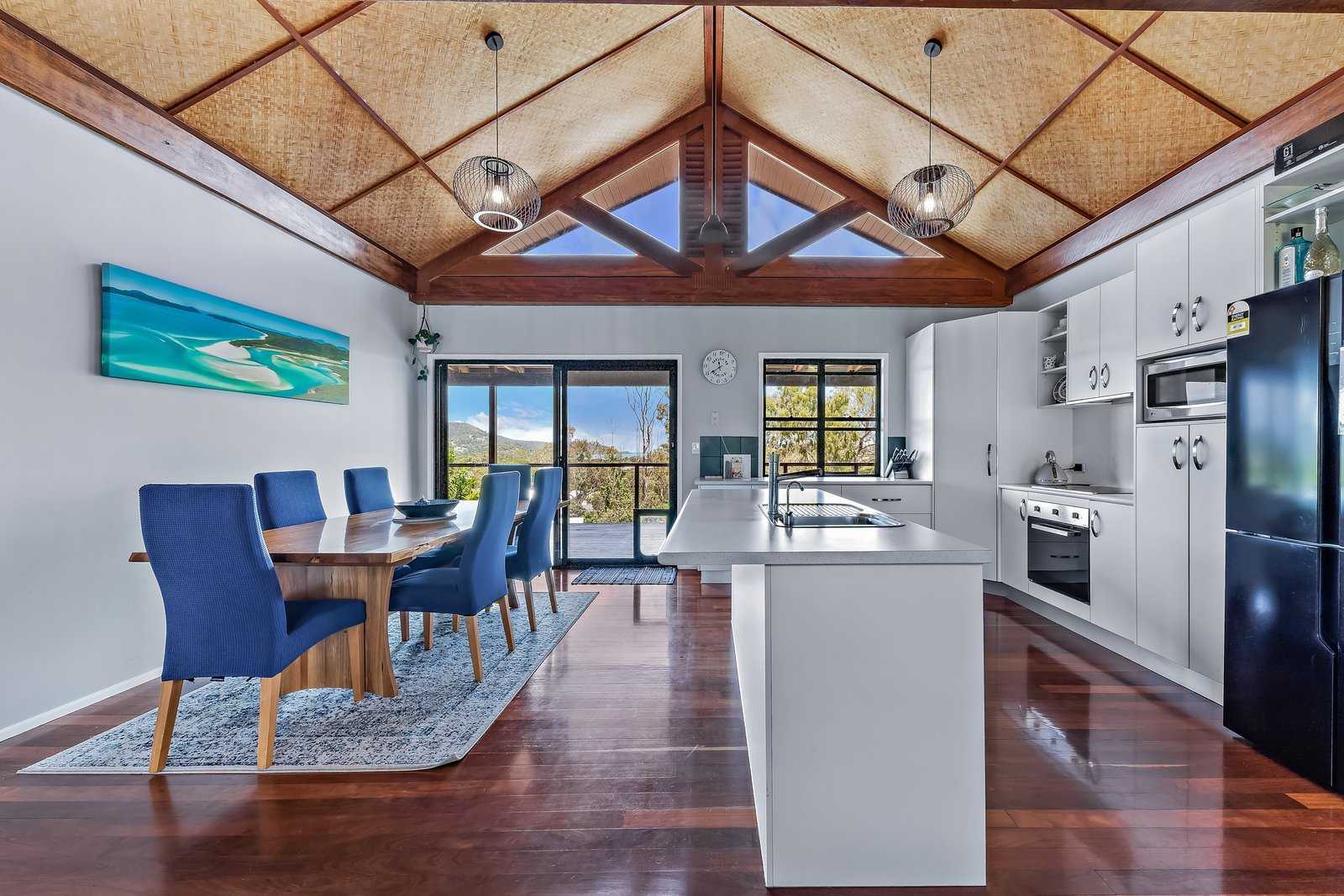 7 Daydream Court CANNONVALE 3