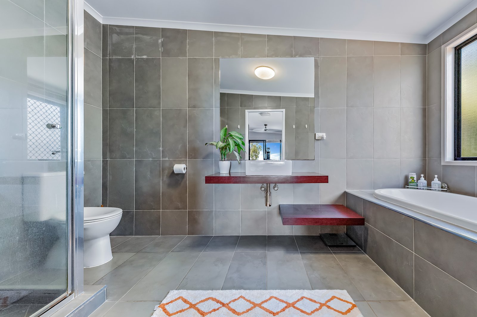 7 Daydream Court CANNONVALE 9