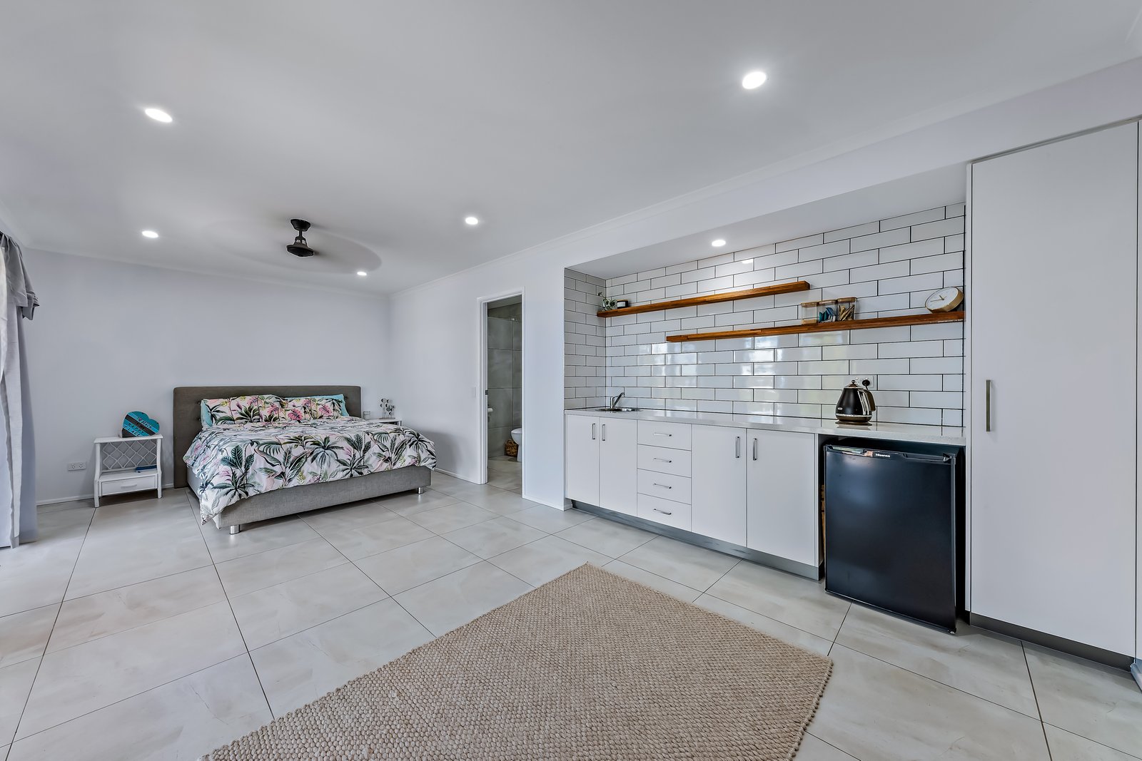 7 Daydream Court CANNONVALE 14