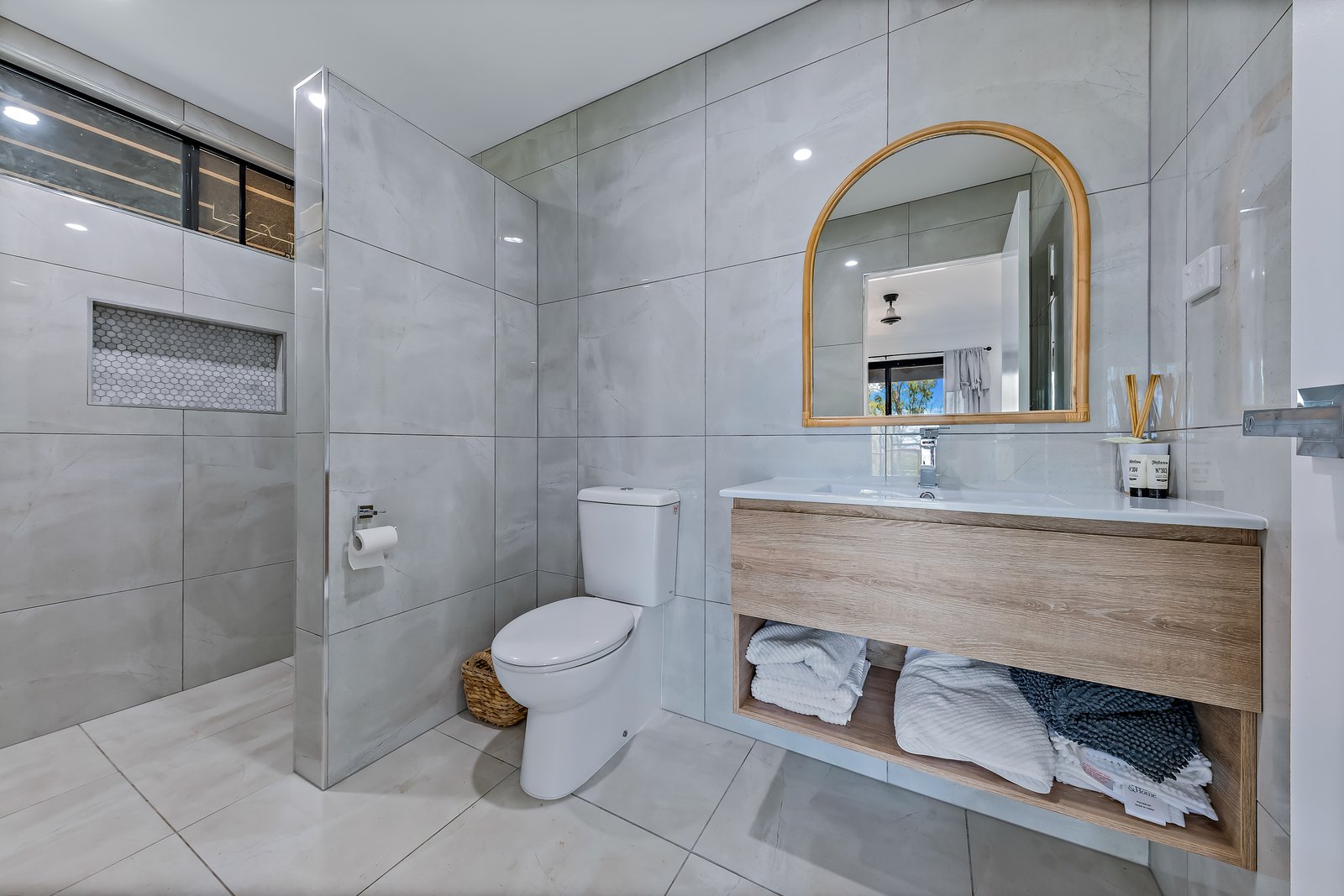 7 Daydream Court CANNONVALE 15