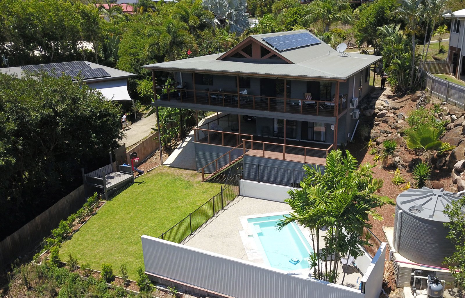 7 Daydream Court CANNONVALE 17