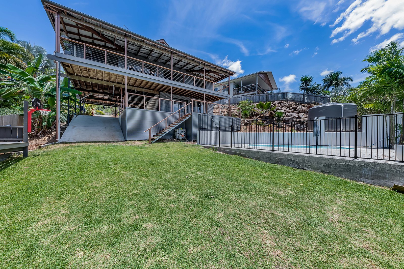 7 Daydream Court CANNONVALE 18