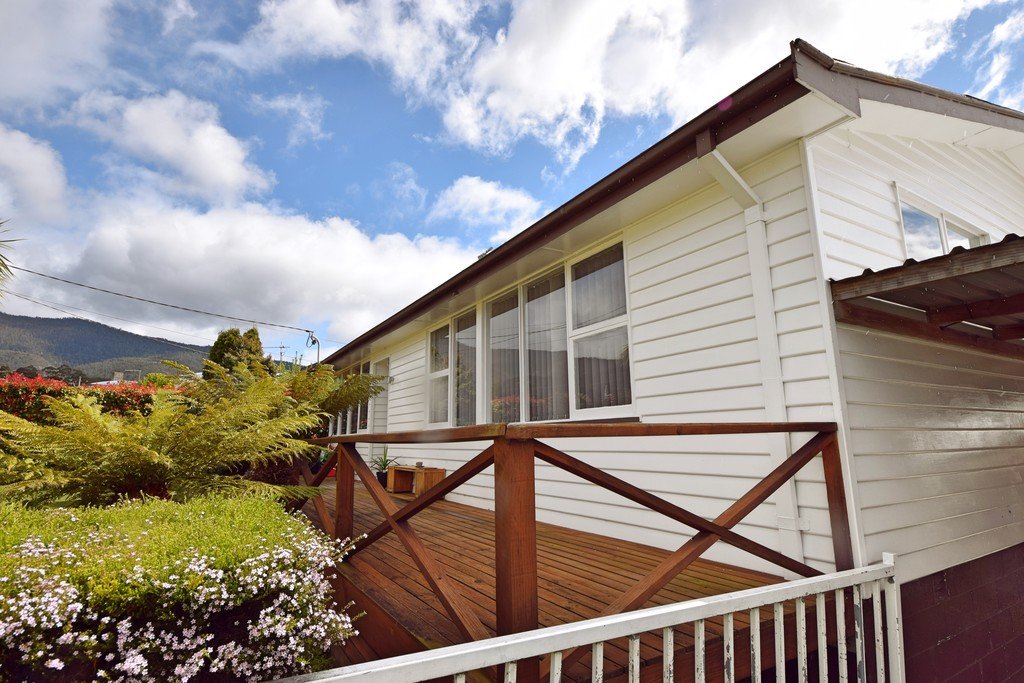 7 Dempster Street CLAREMONT 9