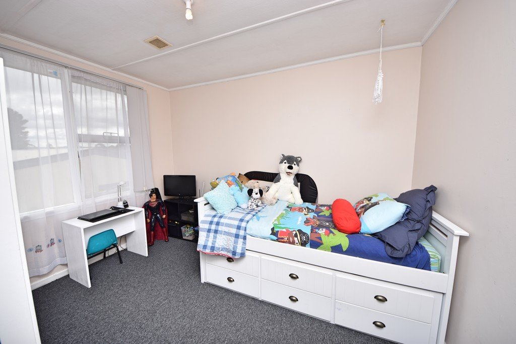 7 Dempster Street CLAREMONT 12