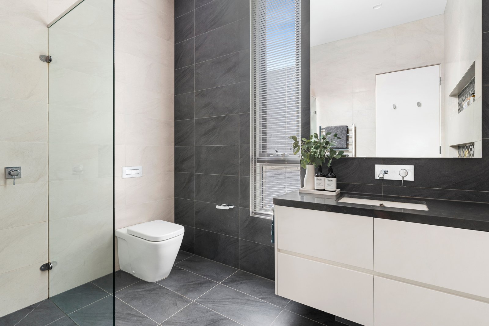 Real Estate and Property in 7 Devon Avenue, Blairgowrie, VIC