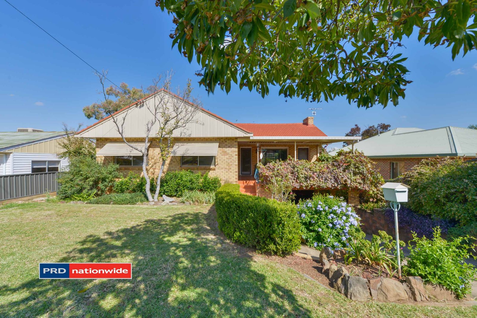 7 Douglas Avenue TAMWORTH 1
