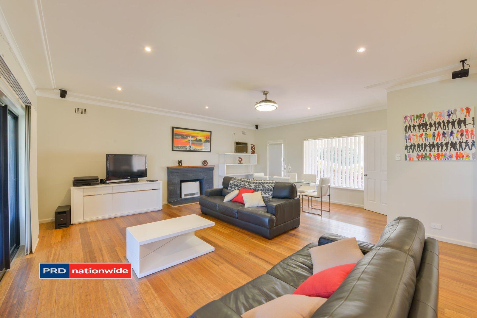 7 Douglas Avenue TAMWORTH 9