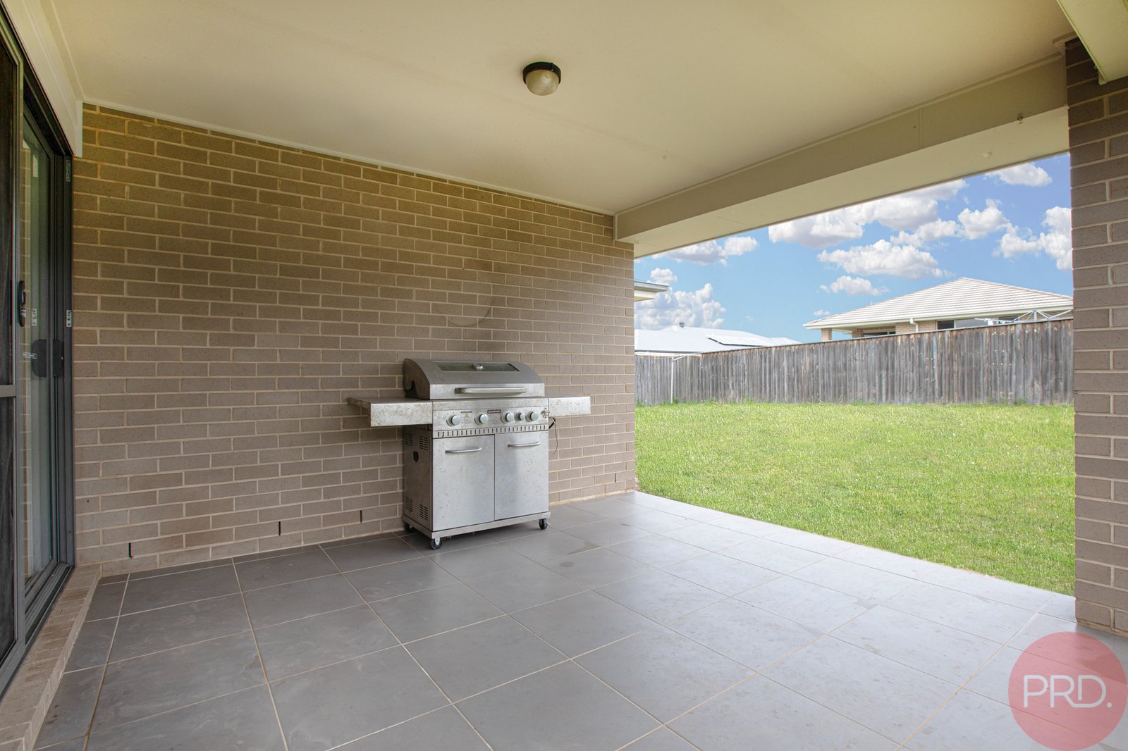 7 Dove Street ABERGLASSLYN 16