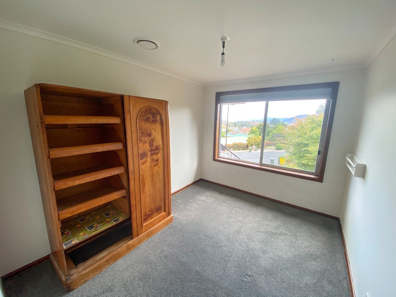 7 Dundas Court LENAH VALLEY 8