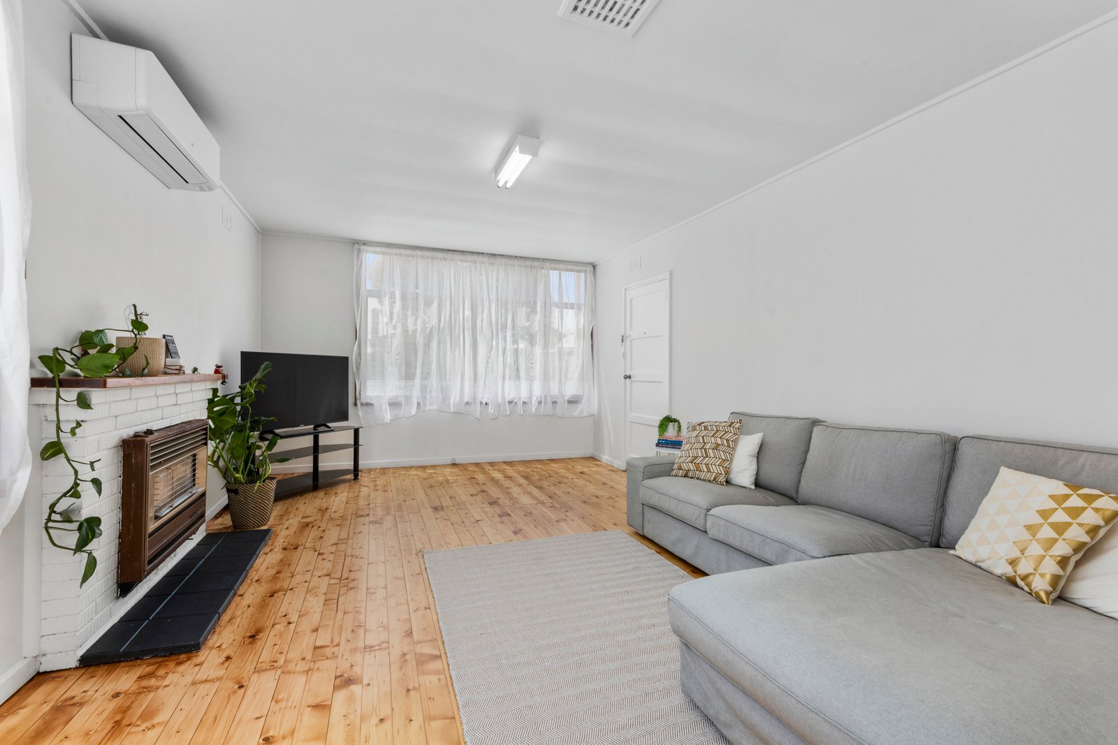 Gallery: 7 Dundas Street