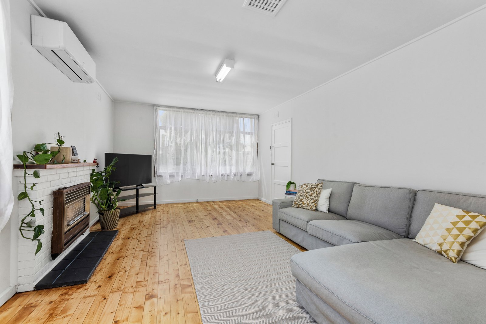 Gallery: 7 Dundas Street