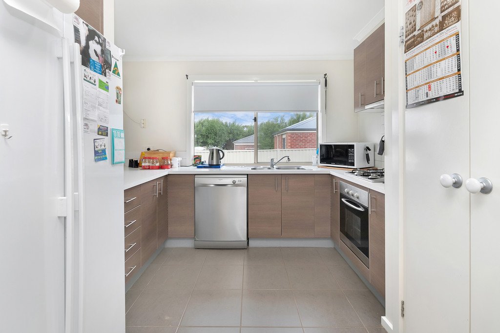 7 Eastview Court SEBASTOPOL 6