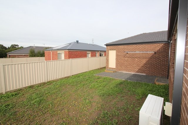7 Eastview Court SEBASTOPOL 17