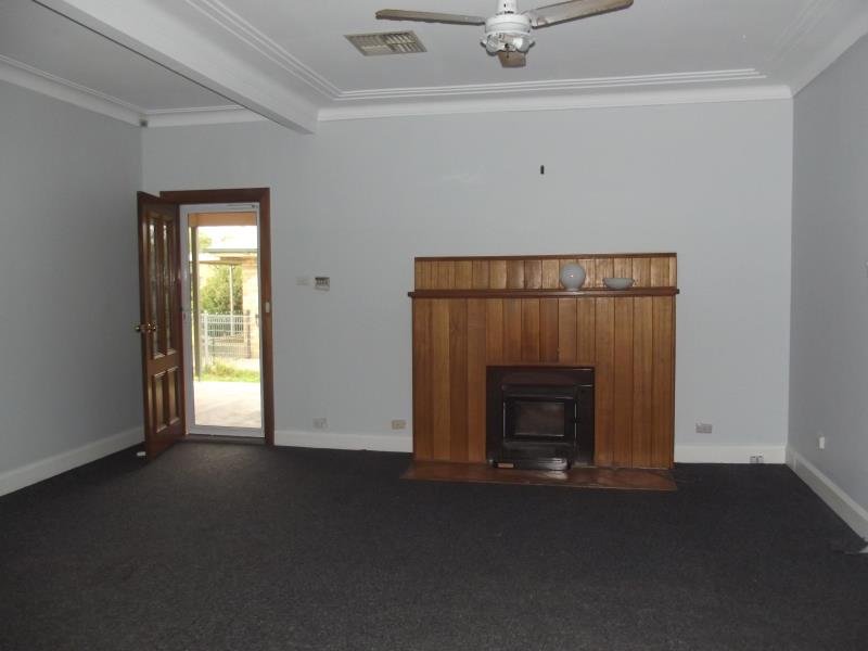 7 Edward Street TAMWORTH 3