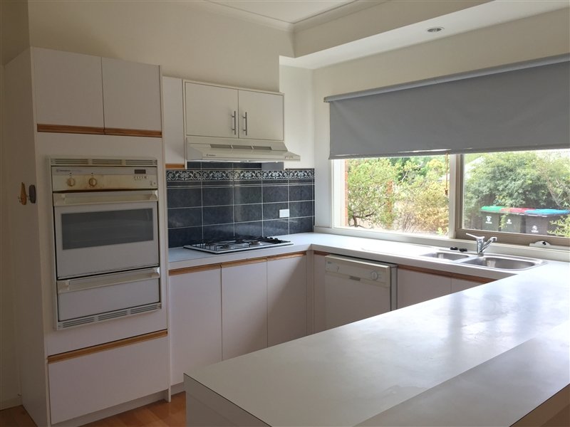 7 Edwina Court SPRING GULLY 2