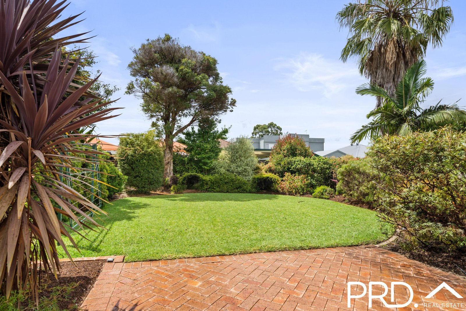 7 Eileen Street PICNIC POINT 9