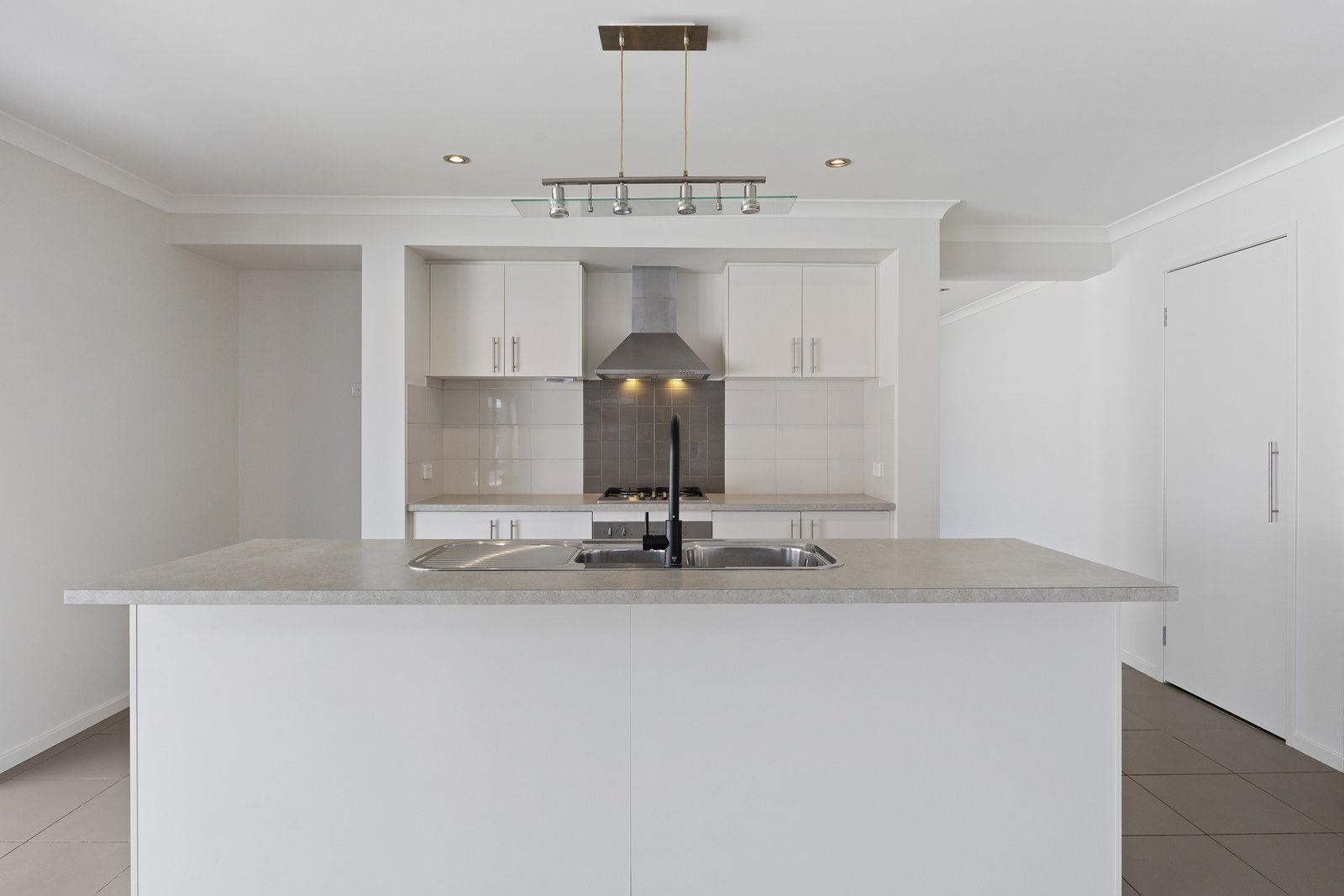 Gallery: 7 Elandra Dr