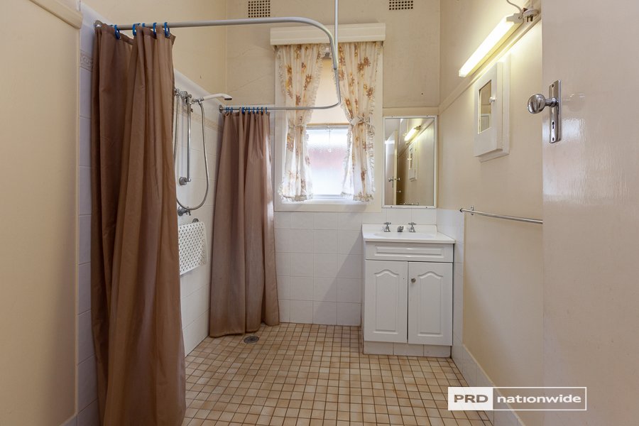 7 Elizabeth Street TAMWORTH 5