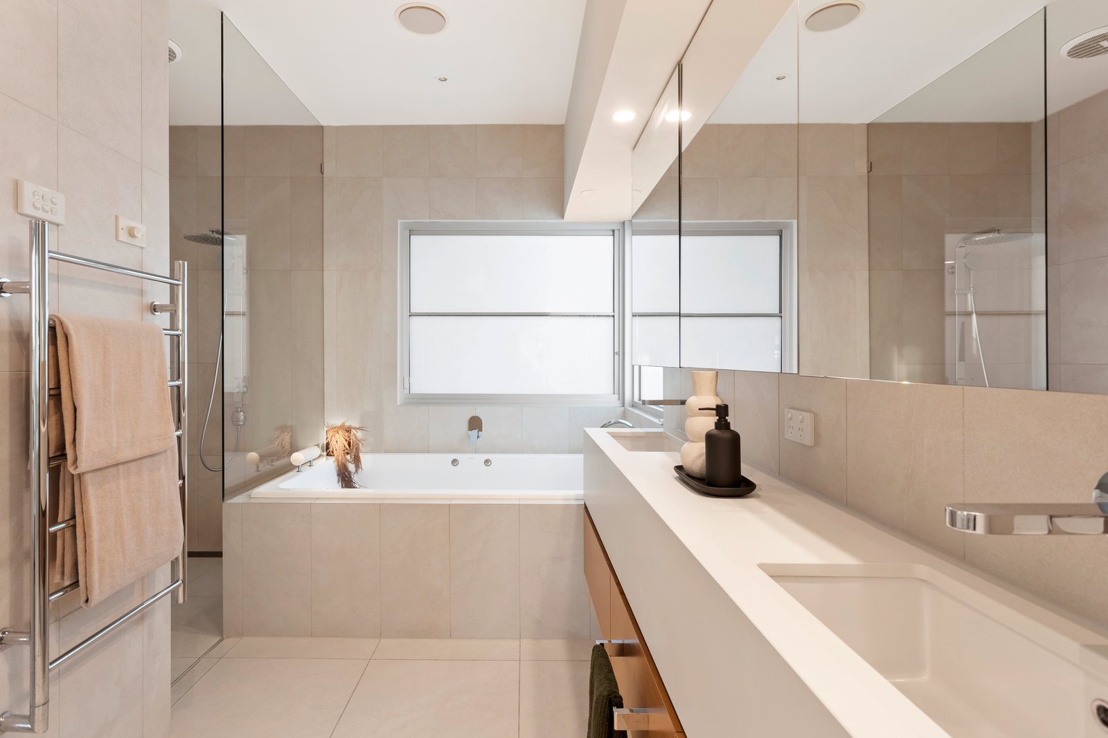 Real Estate and Property in 7 Esperance Avenue, Brighton, VIC