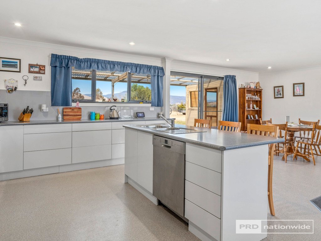 7 Ethan Court BRIGHTON 7